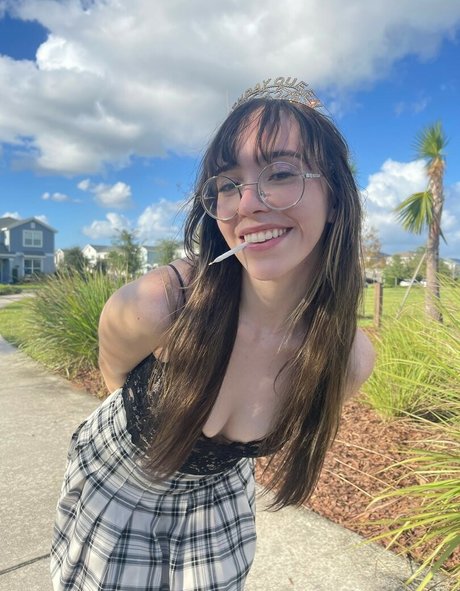 Catlyn Crespo exclusive star img