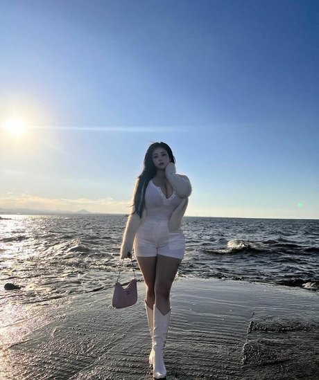 asian pawg onlyfans adult photo