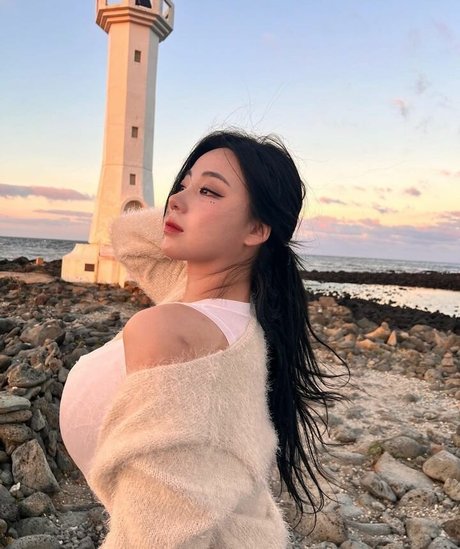 Jung Hye Bin star sexy img