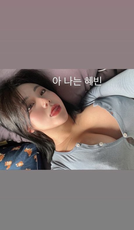 Jung Hye Bin star high quality picture