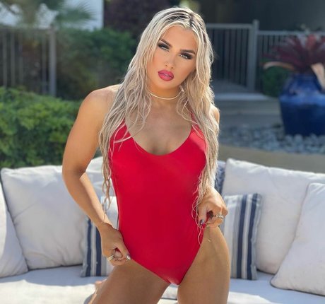 Tiffany Stratton star beautiful pic