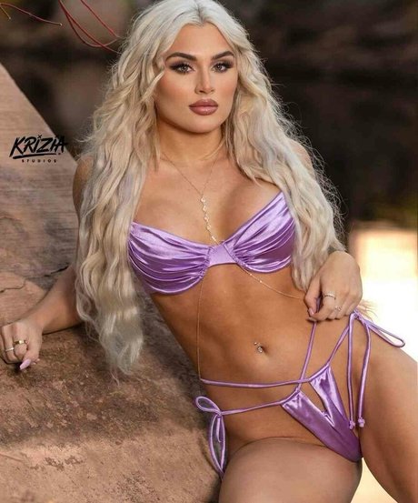 Tiffany Stratton naked star pictures