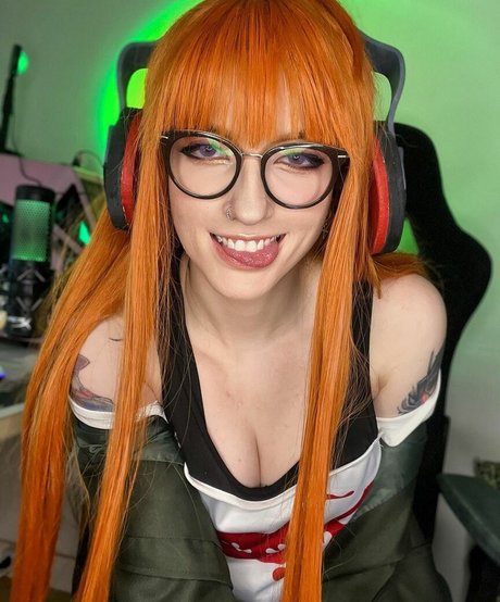 Akemy Sama model nude img