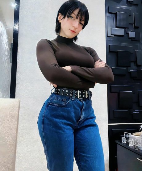 Akemy Sama star sex pictures