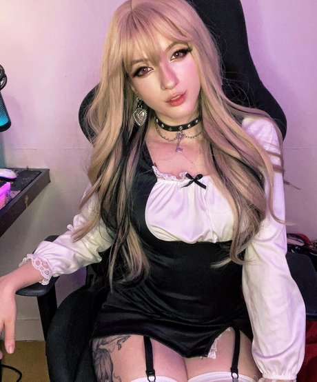 Akemy Sama erotic pornstar images