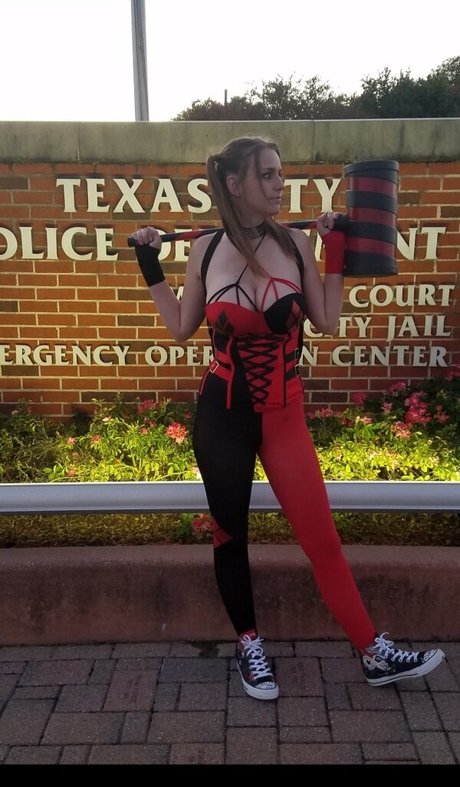 Hotwives XXX hd model pic