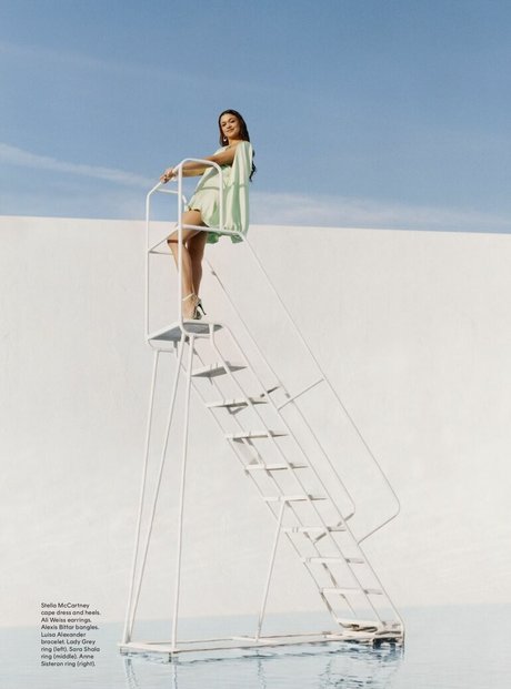 Madison Bailey art star img