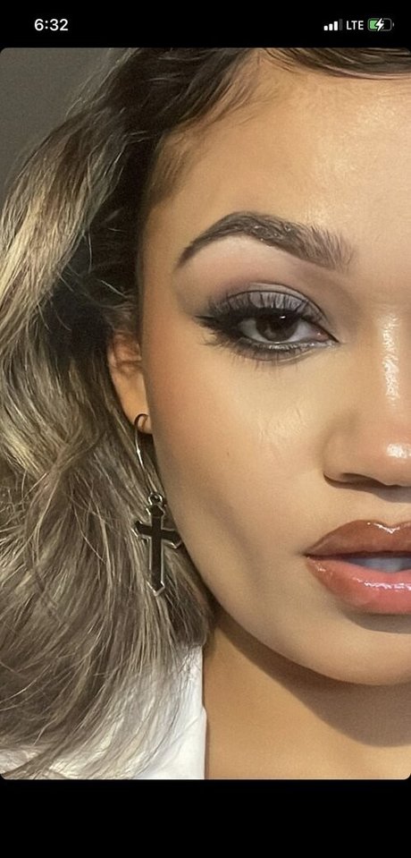 Madison Bailey star hot pic