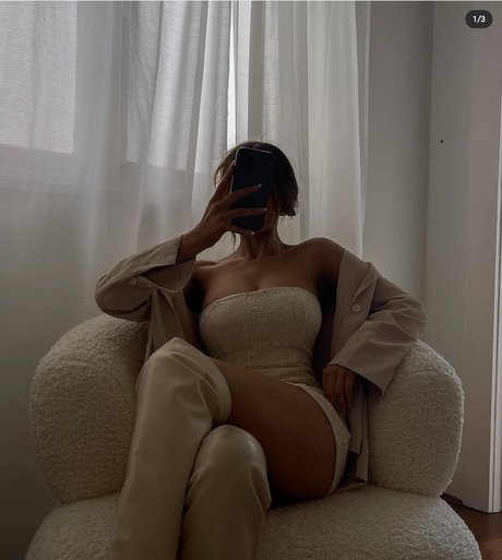 Ella Cervetto pornstar galleries