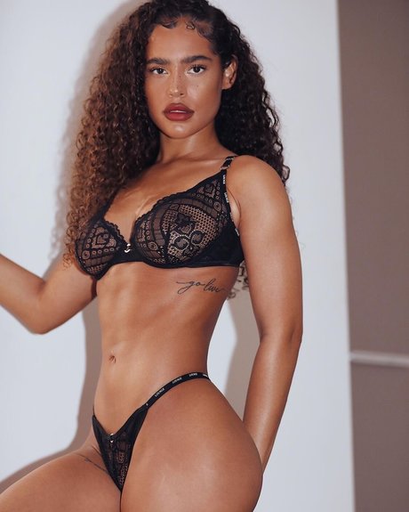 Malaika Terry pornstar naked pictures