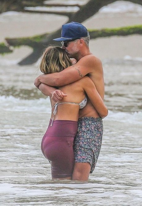 Jessica Alba hd actress gallery