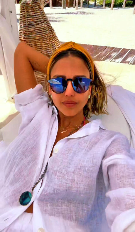 Jessica Alba star nudes gallery