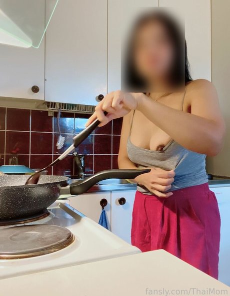 ThaiMom hot model galleries