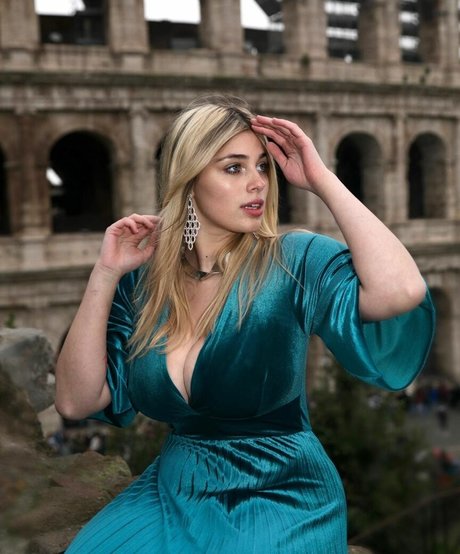 Camm Landi naked actress image