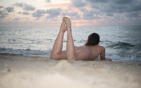 Helena Price naked model photo