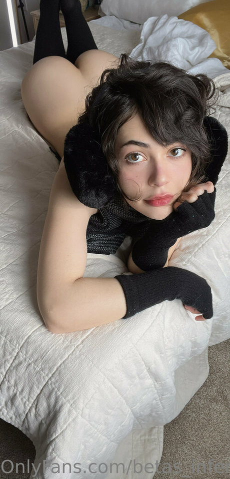 Betas Inferno sexy actress pics