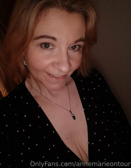 annemarieontour sexy star photo