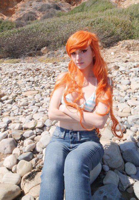 Busy B ASMR exclusive model photo