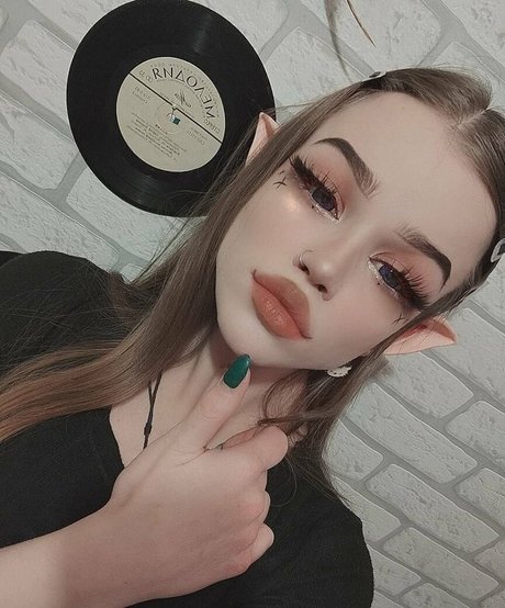 lil ninas exclusive model photo