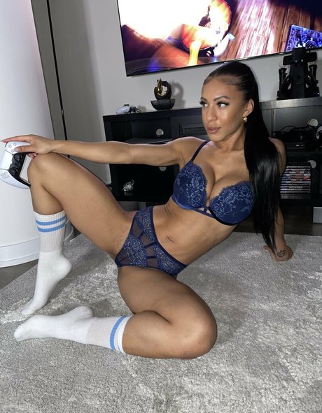 brandymodela art star pics