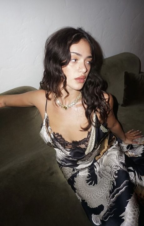 Luna Blaise art star archive