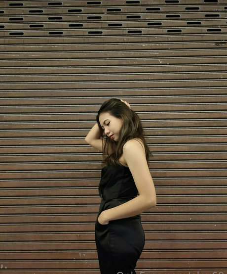 ploy69 sexy star pic