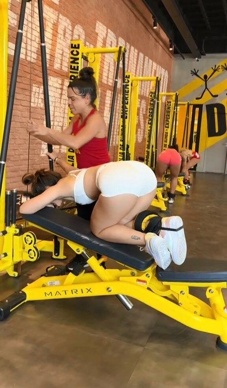 Melissa Mel Maia free model gallery