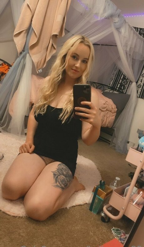 kellyxoxo85 star adult picture
