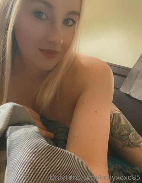 kellyxoxo85 pornographic model picture