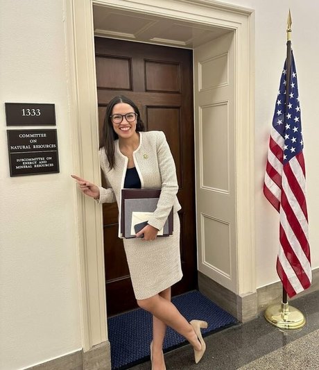 Alexandria Ocasio Cortez model hd images