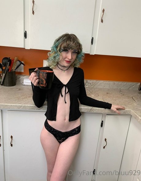 bluu929 art star archive