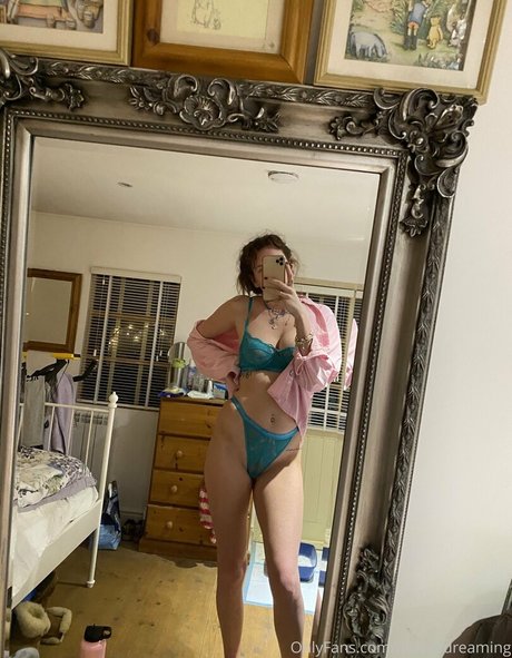 annieecharlottefree nice actress pictures