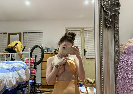 annieecharlottefree high quality star pics