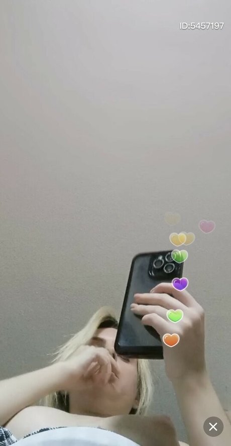 Lives Privadas Facecast star naked picture