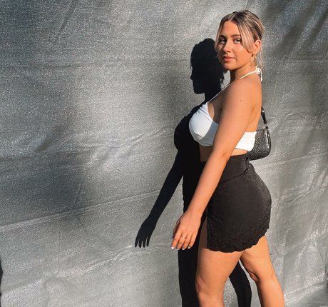 Tahlia A star adult gallery