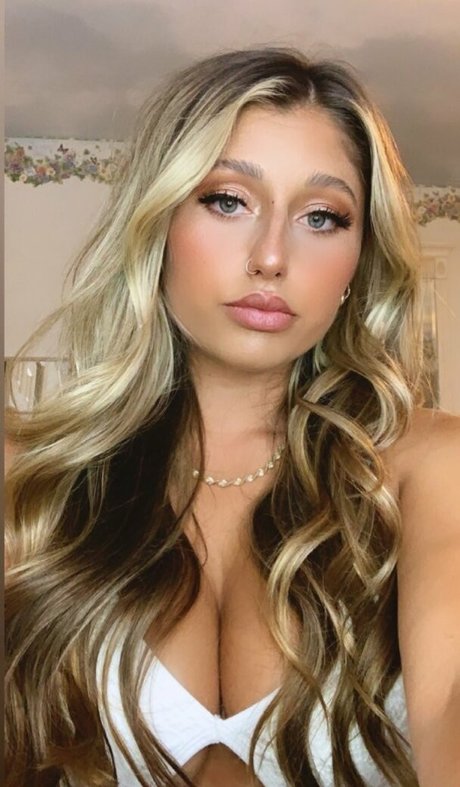 Julia Olivia exclusive model archive