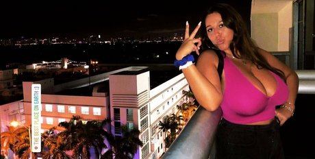 Sabina Badzim beautiful model pic