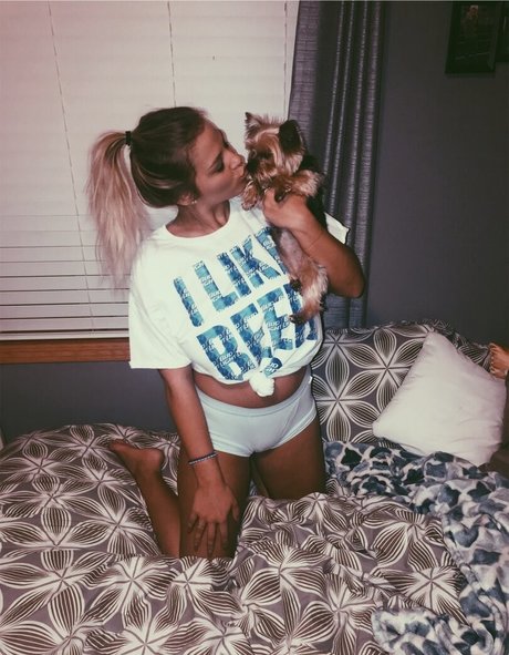 McKenna DeMoe star pornographic photos