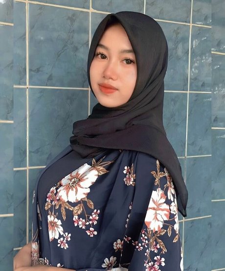 Elvara Caliva sexy model archive