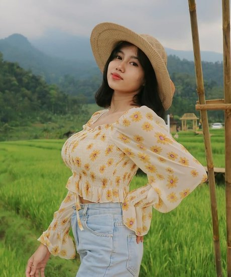 Elvara Caliva star naked pics