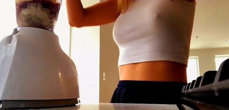 Jackie Redmond star top images