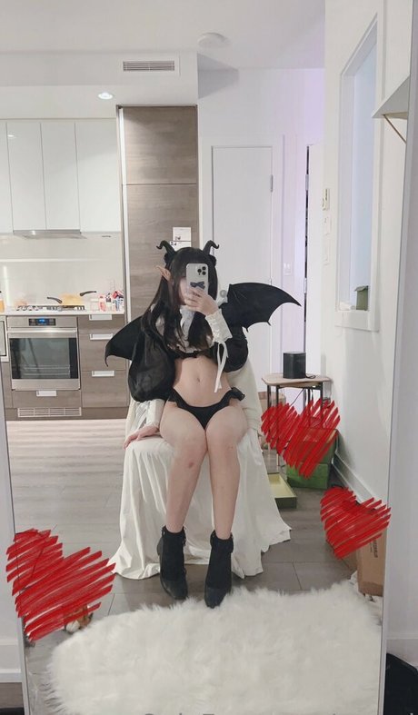 Awwni sexy model picture