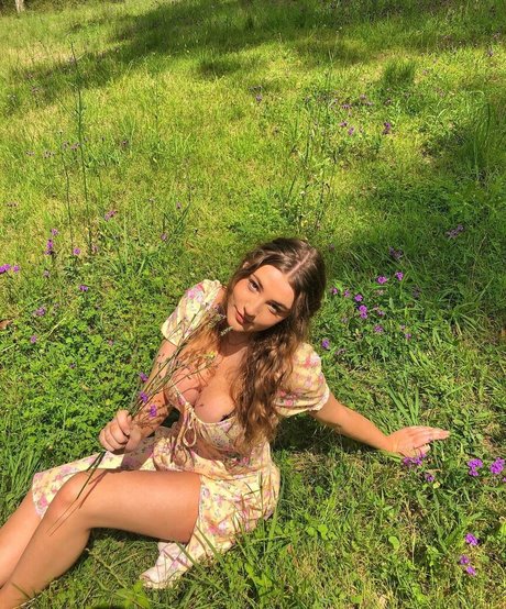 Alida Moya sexy model pics