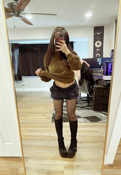 kiwisunset star pornographic image