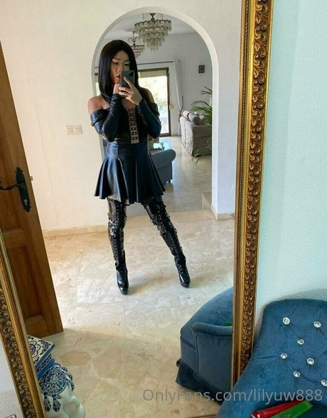 ts lilyuw88 sex actress photo