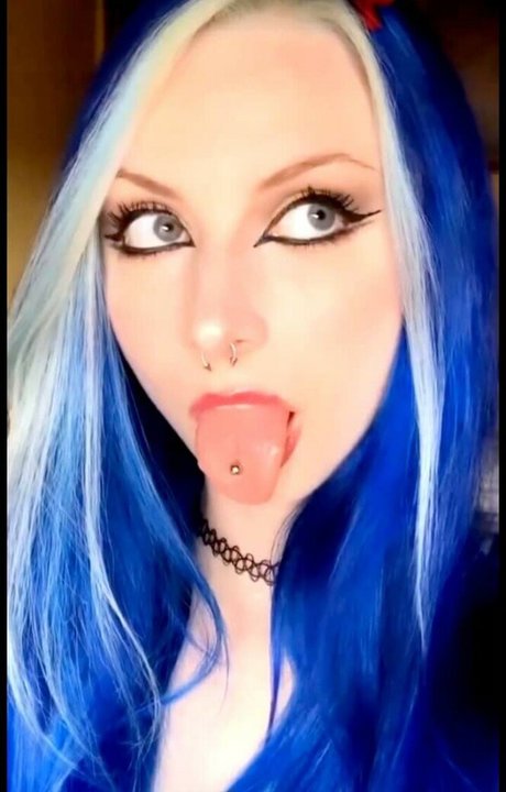 Ellen Natalia star naked pictures