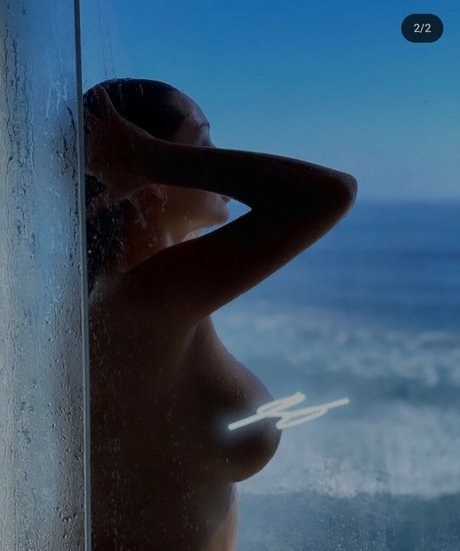 Michelle Constanza hd model photo