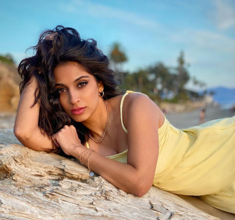 Simmisingh pretty star image