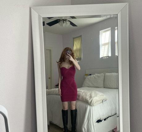 Francesca Capaldi hd actress pictures