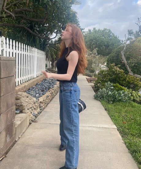Francesca Capaldi nude actress pics